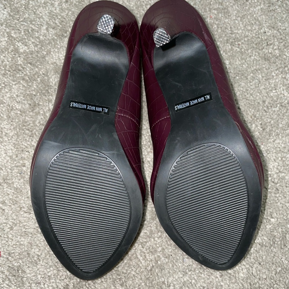 Heels - Picture 5 of 5